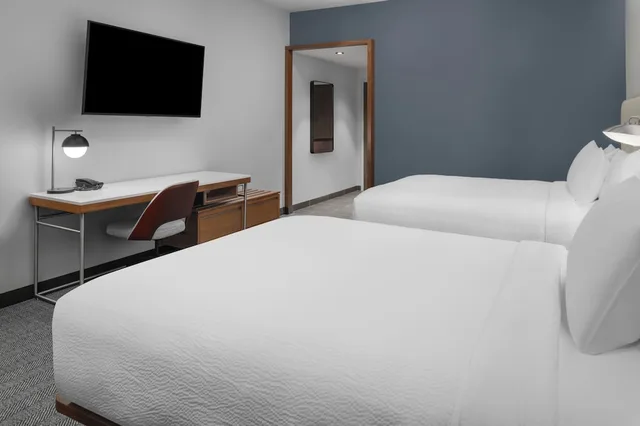 غرفة بسريرين كوين لذوي الإعاقة، Courtyard by Marriott Modesto North 2/3