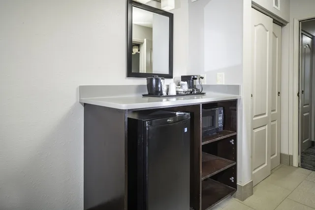 1 Bedroom, Suite, King Bed, Pet Friendly, Country Inn Suites By Radisson Rocky Mount Nc 7/7