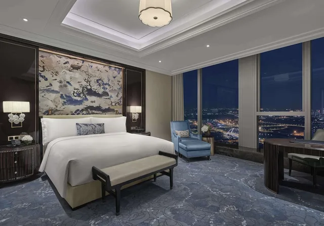 جناح رئاسي بسريرين كينج بغرفتي نوم، Waldorf Astoria Chengdu 3/4