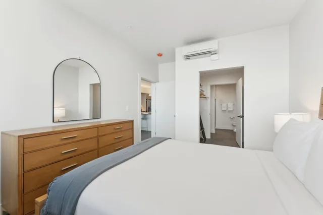 2 Bedrooms, 2 Queen Beds, Sofa, Hot Tub, Balcony, Placemakr Salt Lake City Downtown, Apartments by Hilton 2/3