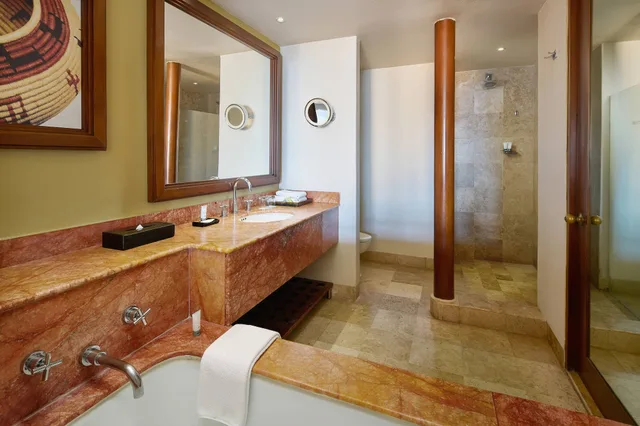 جناح بانورامي بسرير كينج بإطلالة على البحر مع أريكة، WESTIN RESORT AND SPA PUERTO VALLARTA 7/7