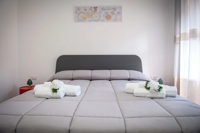 غرفة رباعية بسرير كوين وسريرين منفصلين، B&B Al Centro Storico 2/6