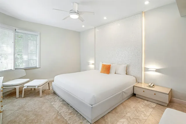 Courtyard, King Bed، Cardozo South Beach 2/6