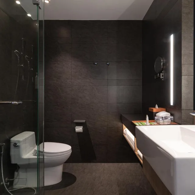 Studio, Double Bed, Lagoon View، Courtyard Phnom Penh 5/5