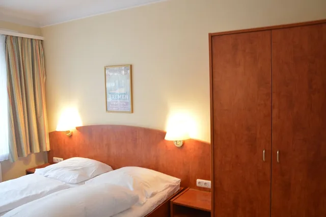 Family, Hotel Wikinger Hof Hamburg 1/3