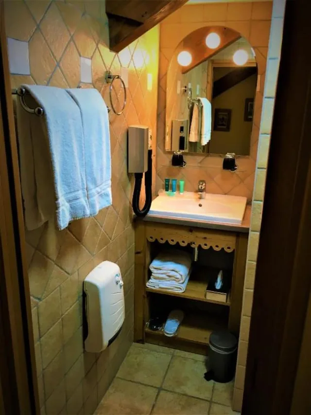 غرفة قياسية بسرير مزدوج أو سريرين منفصلين بإطلالة على الجبل، Auberge Du Manoir 8/8