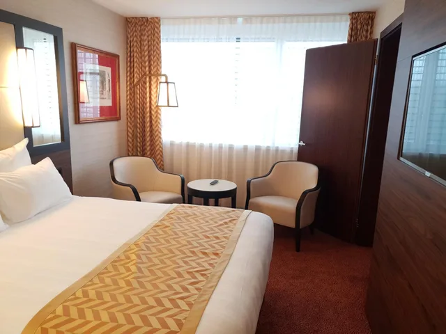 Family Suite, Quattro, Queen Bed, Sofa, Nash Suites Hotel 1/5