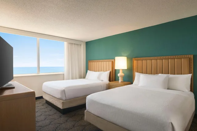 2 Rooms, Suite, 2 Queen Beds, Ocean Front، Embassy Suites by Hilton Deerfield Beach Resort & Spa 1/3
