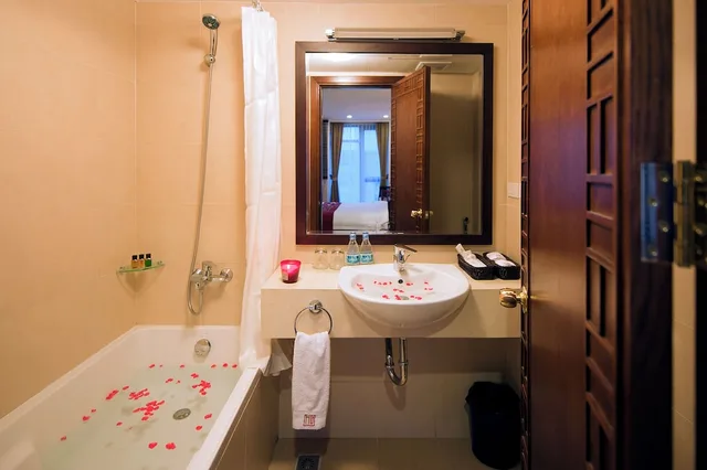 غرفة عائلية بثلاثة أسرّة بإطلالة على المدينة، Au Coeur D Apos Hanoi Boutique Hotel 6/6