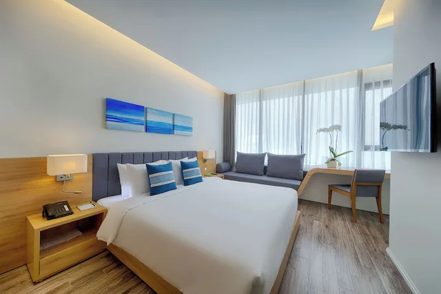 Deluxe, Queen Bed, Parosand Danang Hotel 1/10