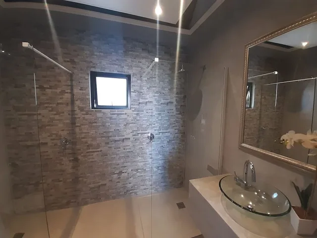 غرفة كومفورت بسرير كينج، Galagos Lodge 5/5