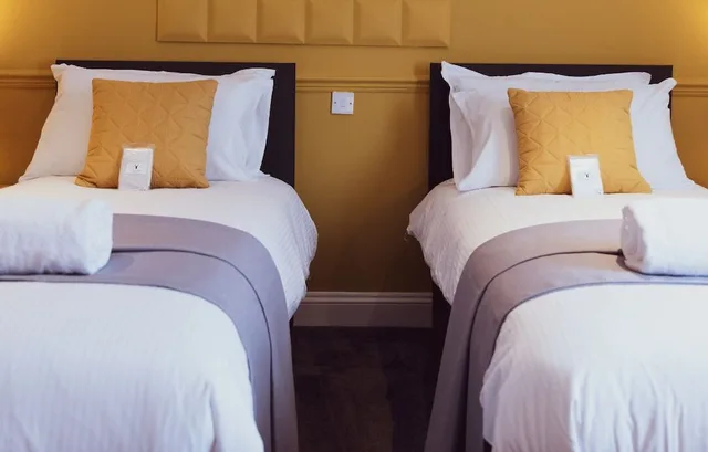 غرفة قياسية بسريرين منفصلين، The Stag Hotel 5/10
