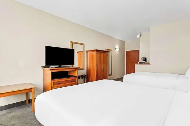 غرفة بسريرين كوين لذوي الإعاقة، Comfort Inn & Suites I-25 near Spaceport America 2/4