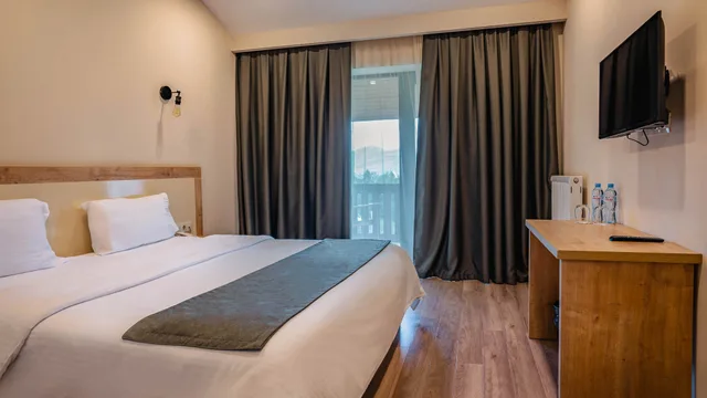 جناح بشرفة، Gudauri Inn 1/5