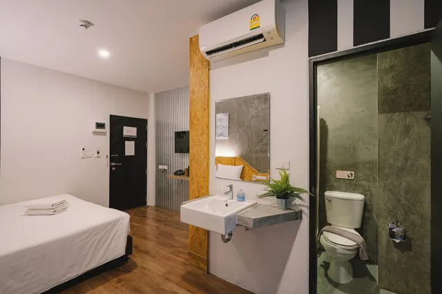 غرفة قياسية بسرير كينج بغرفة نوم واحدة، The Arbern Hostel x Bistro 5/5
