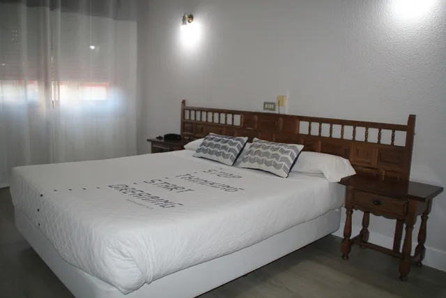 غرفة قياسية بسرير مزدوج، Marques de Santillana Hotel 2/10