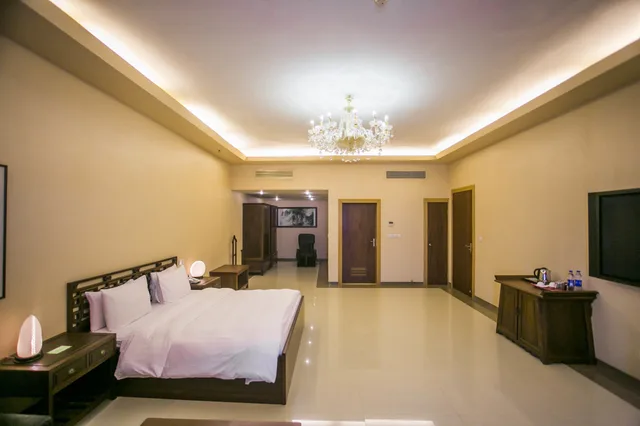 Superior, Suite, King Bed, Lagoon View، Lagos Oriental Hotel 3/10