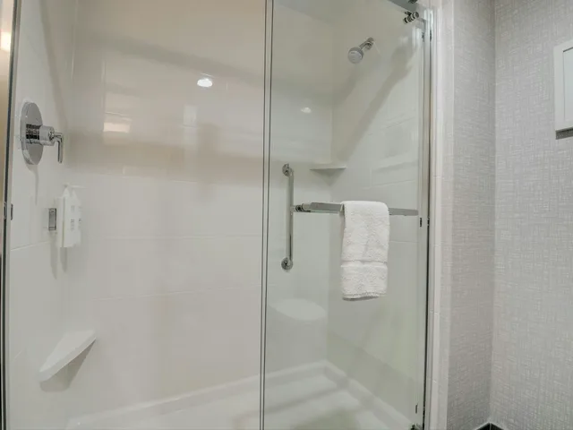 Studio, King Bed, Accessible, Hampton Inn and Suites Williamstown Ark Encounter 10/10