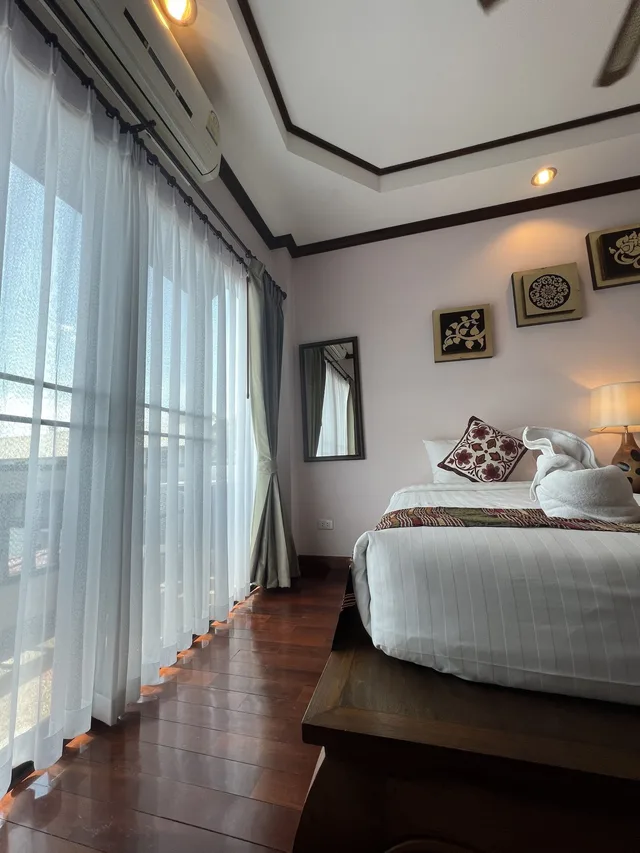 غرفة ديلوكس بسريرين منفصلين بشرفة، Pha Thai House 1/6