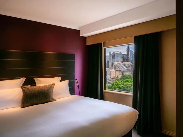 جناح جونيور، PULLMAN SYDNEY HYDE PARK 1/7
