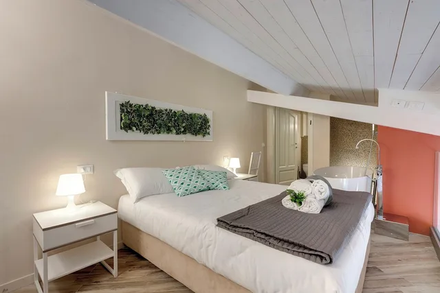 شقة بسريرين مزدوجين مع أريكة، Mamo Florence - Hibisco Apartment 1/10
