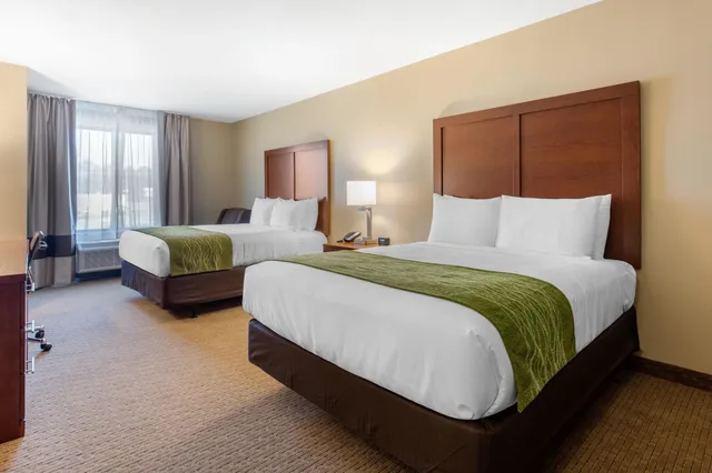غرفة بسريرين كوين لذوي الإعاقة، Comfort Inn & Suites At Crossplex Village 2/5