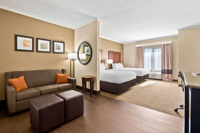 جناح، Comfort Suites Panama City Near Tyndall AFB 4/6