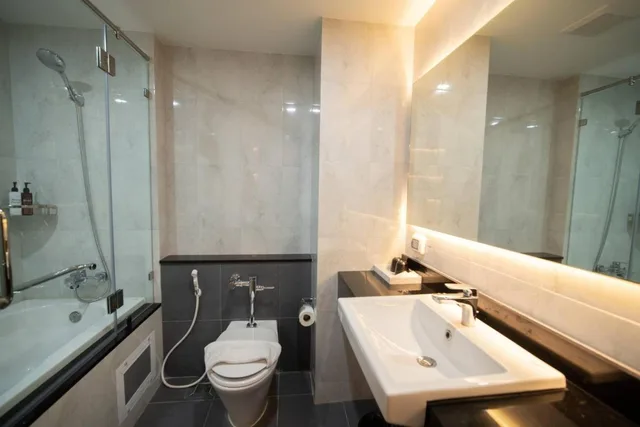 غرفة بريميوم بإطلالة على المسبح بحوض استحمام، Lewit Hotel Pattaya, a member of Radisson Individuals 5/5