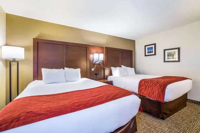 جناح بسريرين كوين، Comfort Inn & Suites Fairborn Near Wright Patterson AFB 2/5