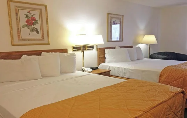 غرفة بسريرين كوين للمدخنين، Capital O Amerihost Inn and Suites Mexico Hwy 54 MO 5/7