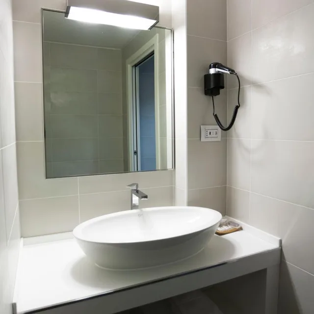 Room, Triple, 57reshotel Orio 7/10