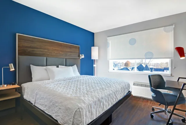 غرفة بسرير كينج، Tru by Hilton Springfield Downtown 1/4