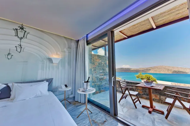 غرفة ديلوكس بسرير مزدوج بإطلالة على البحر، Royal Marmin Bay Boutique and Art Hotel 3/9