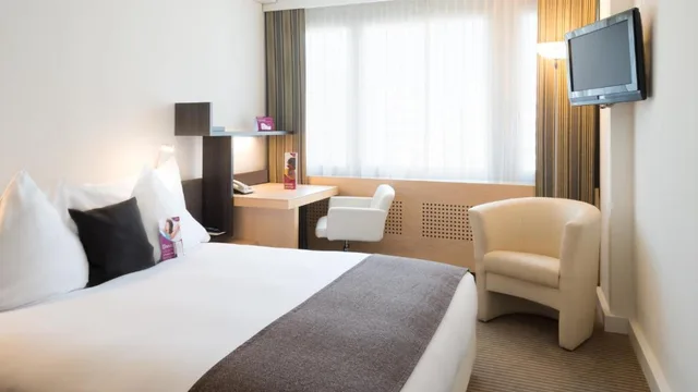 غرفة قياسية بسرير مزدوج أو سريرين منفصلين، Crowne Plaza Zurich 3/3