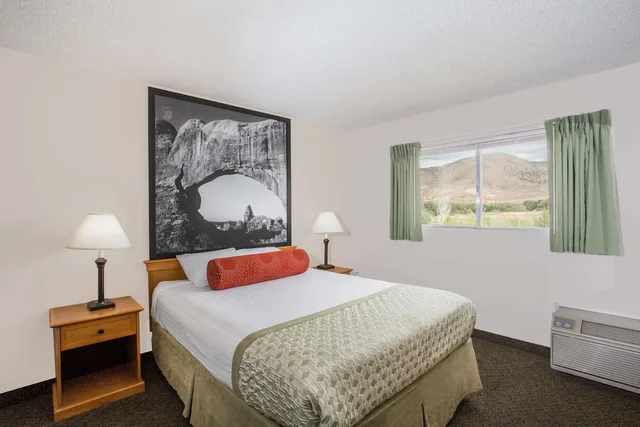 Suite, King and Queen Bed, Super 8 by Wyndham Salina/Scenic Hills Area 3/5