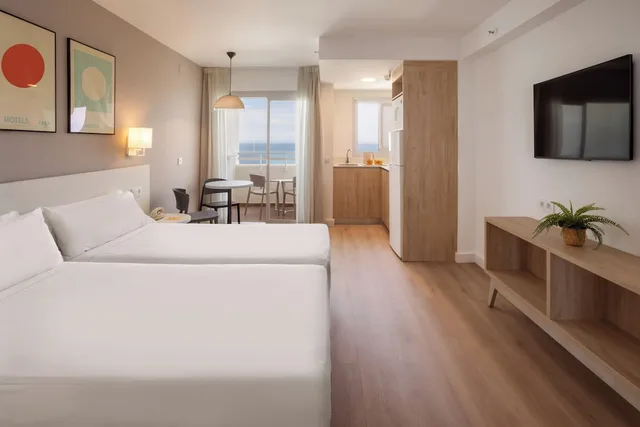 استوديو سوبيريور بسريرين منفصلين بإطلالة على البحر، Sol Puerto Marina 8/10