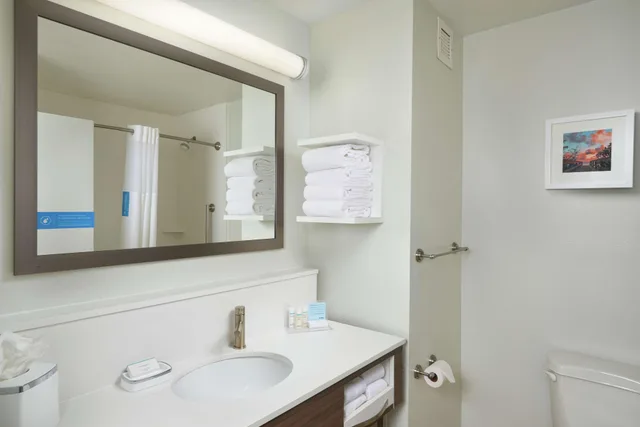 جناح بسرير كينج بحوض جاكوزي، Hampton Inn Jupiter/Juno Beach 2/3