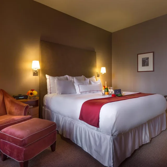 غرفة بسرير كينج بشرفة، Hotel Giraffe 2/11