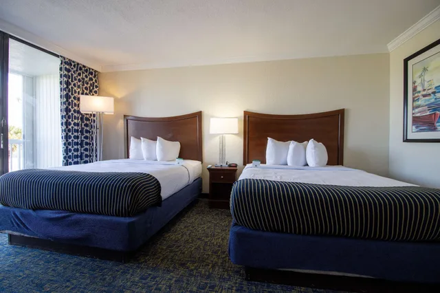 غرفة قياسية بسريرين كوين بمطبخ، Best Western Cocoa Beach Hotel and Suites 2/7