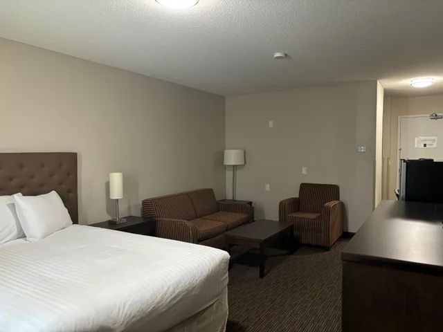جناح عائلي، Ramada by Wyndham Estevan 2/5