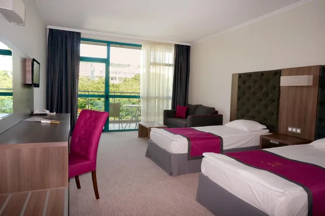 Room, Double or Twin Bed, Park View, Balcony, Marina Grand Beach 3/7