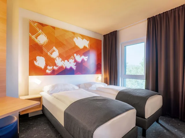 Room, Twin Beds, B&B Hotel Stuttgart-Bad Cannstatt 2/5