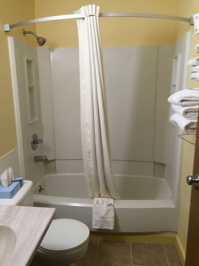 غرفة بسريرين مزدوجين، Super 8 By Wyndham Bath Hammondsport Area 3/4