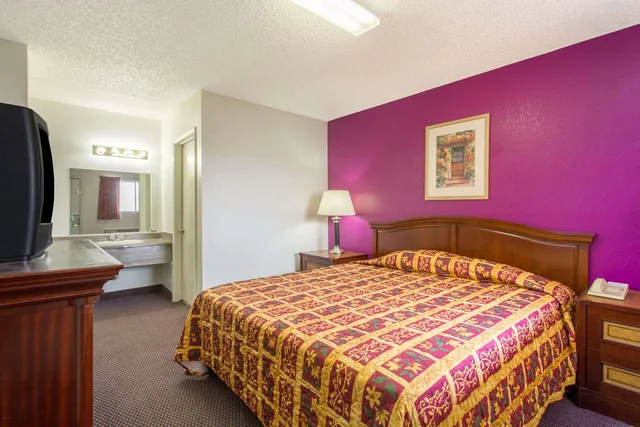 غرفة قياسية بسرير كوين، Knights Inn Phoenix at N Black Canyon Hwy 1/3