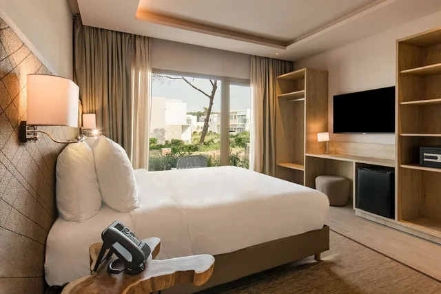 Standard, King Bed, Balcony or Terrace، Radisson Blu Resort Al Hoceima 3/4
