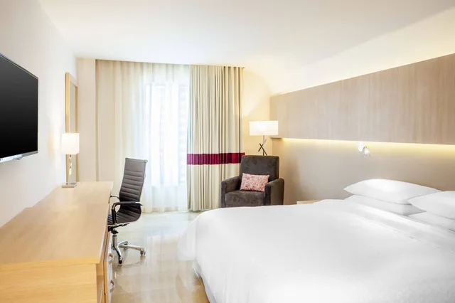 غرفة تقليدية بسرير كينج، Four Points By Sheraton Barranquilla 2/4