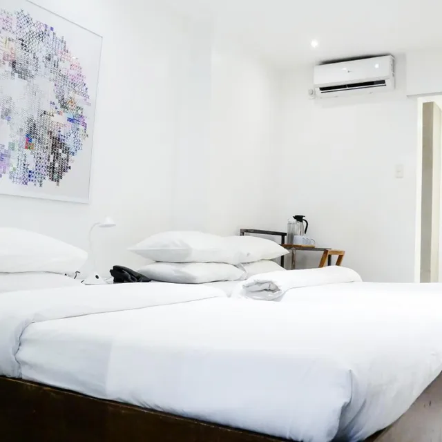غرفة ثلاثية، Hotel Durban 5/9
