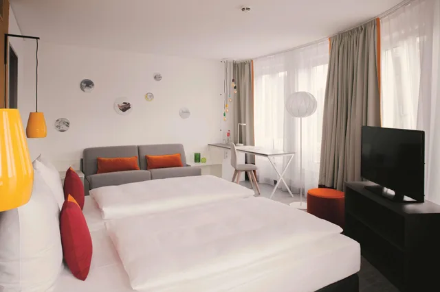 جناح جونيور، Sunday Hotel Leipzig City 1/2