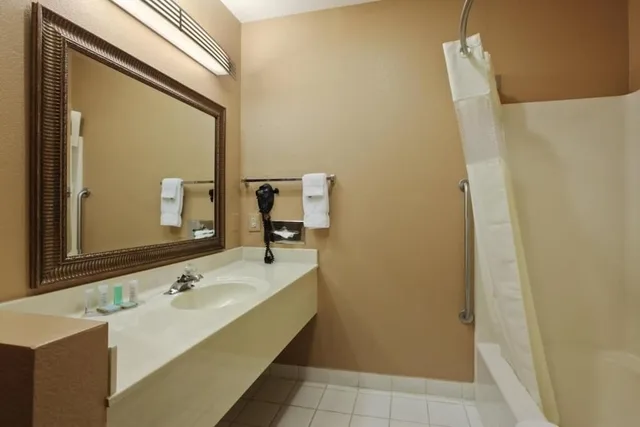 غرفة بسرير كينج، Travelodge by Wyndham Globe AZ 3/4