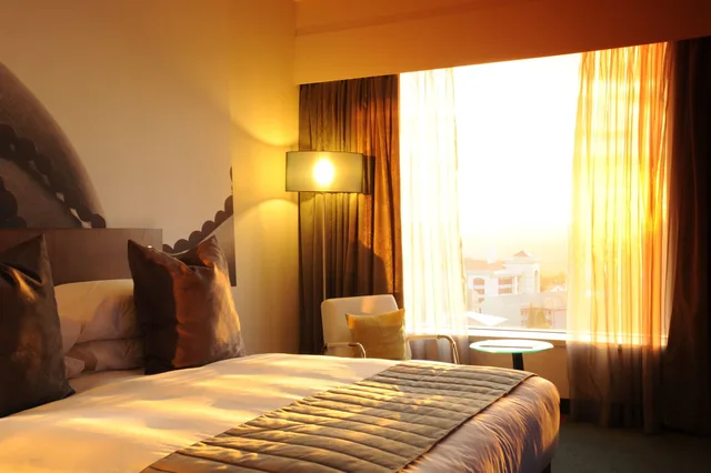 غرفة ديلوكس بسرير كينج، Southern Sun Rosebank 7/10